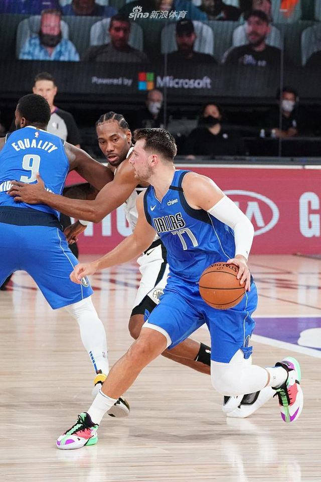 借出色的表 借出色的表