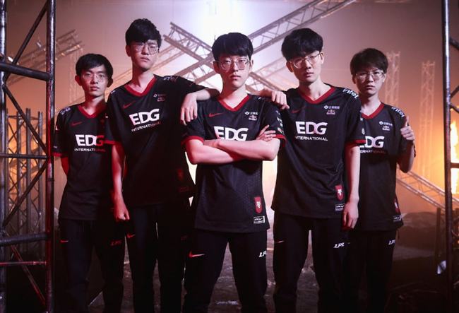 亚历山大不 亚历山大不